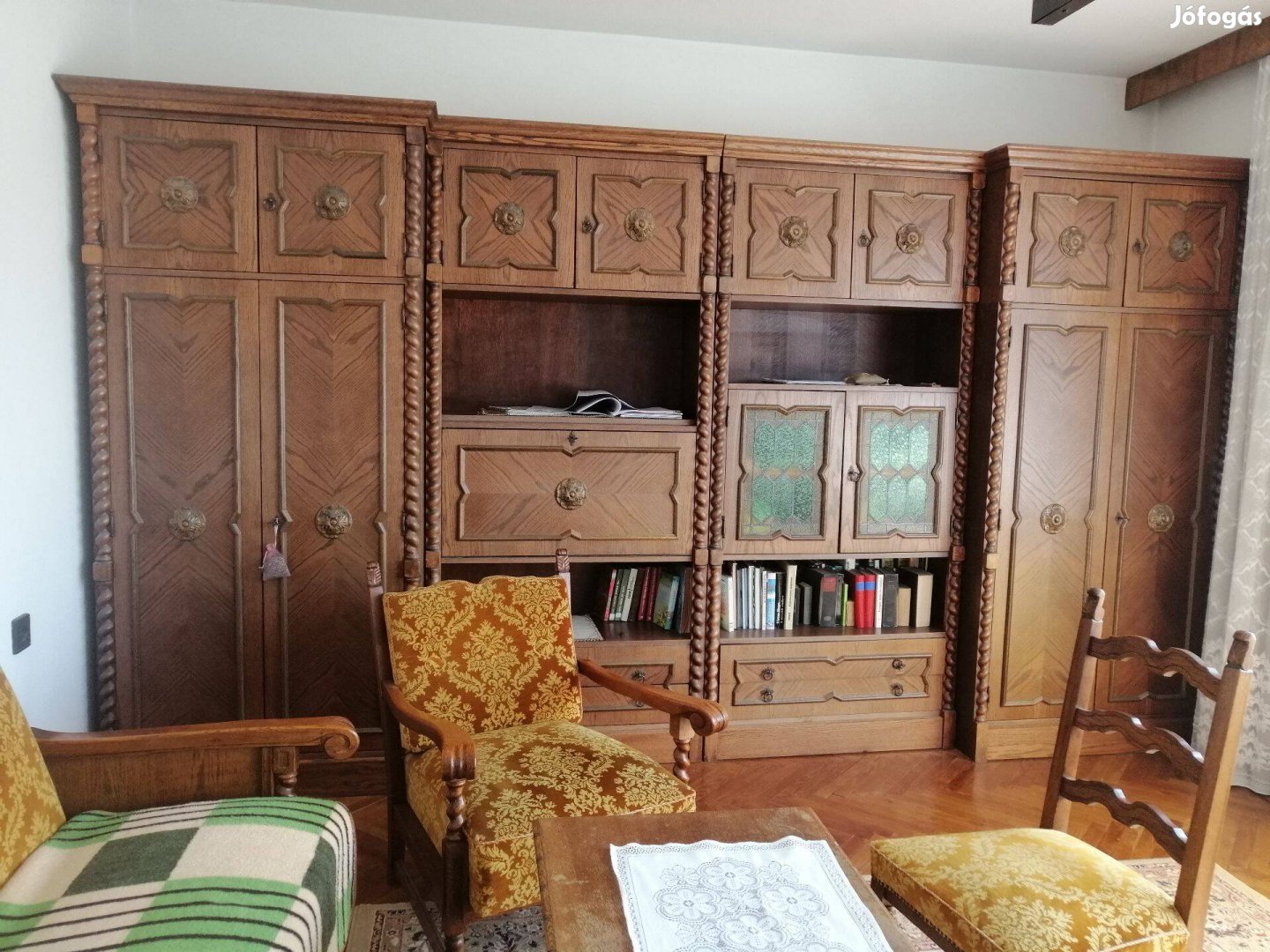 Koloniál szekrény, ülőgarnitúra eladó