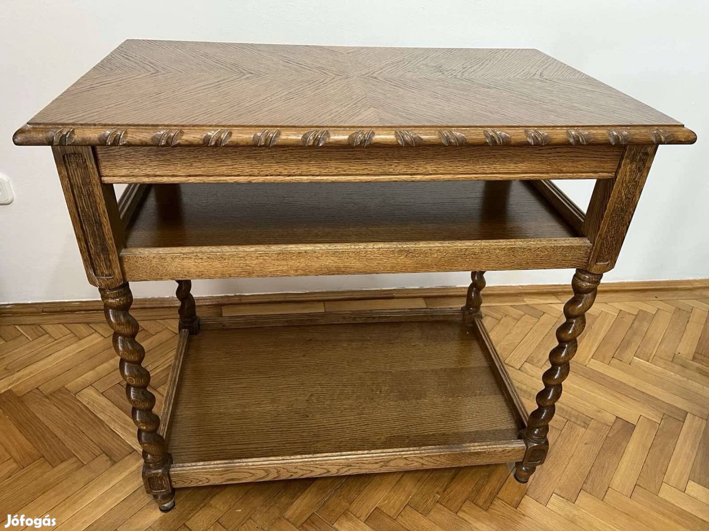 Koloniál tálalóTV asztal