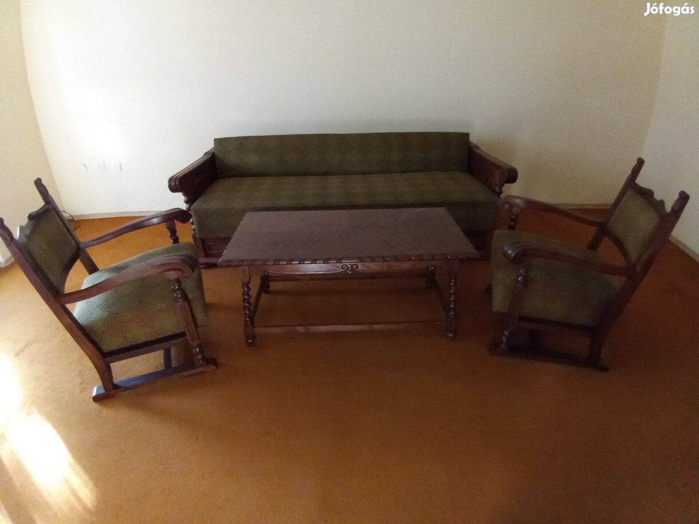 Koloniál ülőgarnitúra + dohányzó asztal
