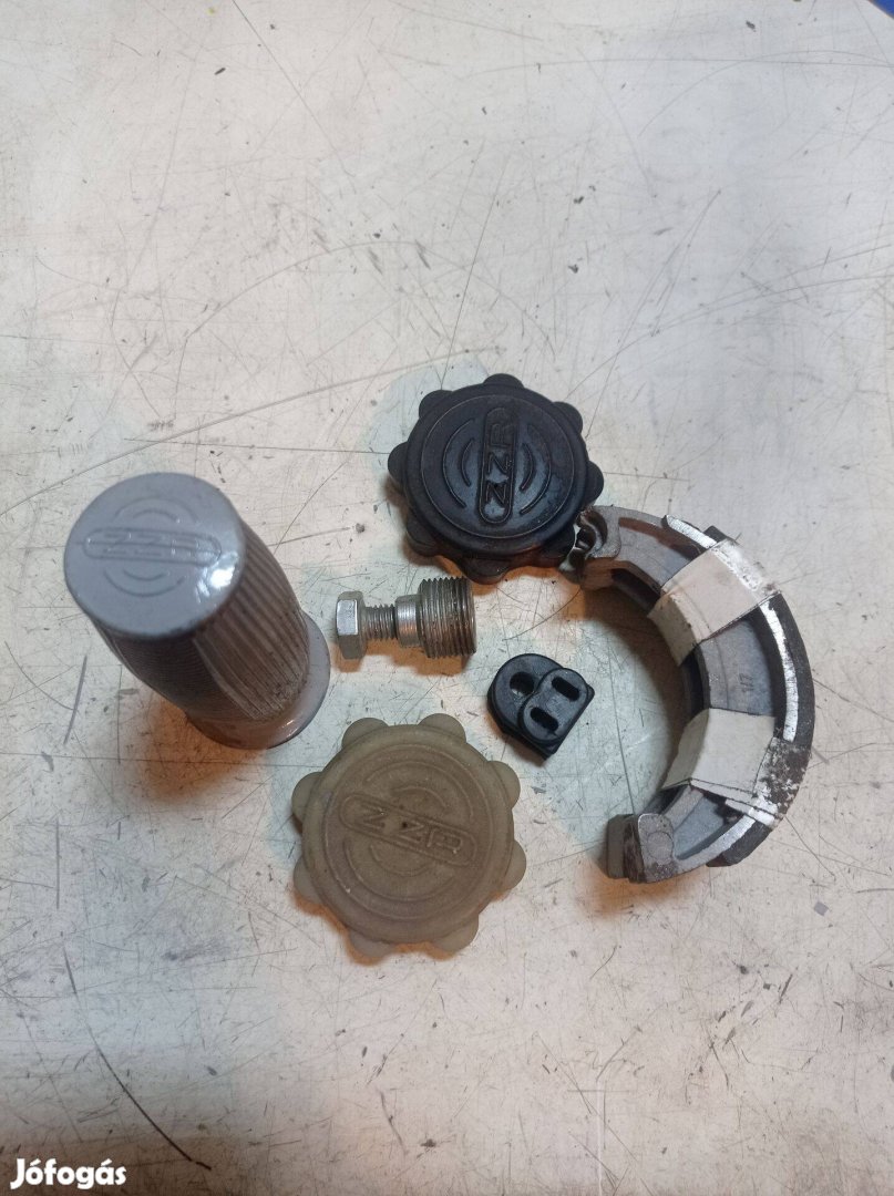 Komár1 komár 1 alkatrészek egyben eladó