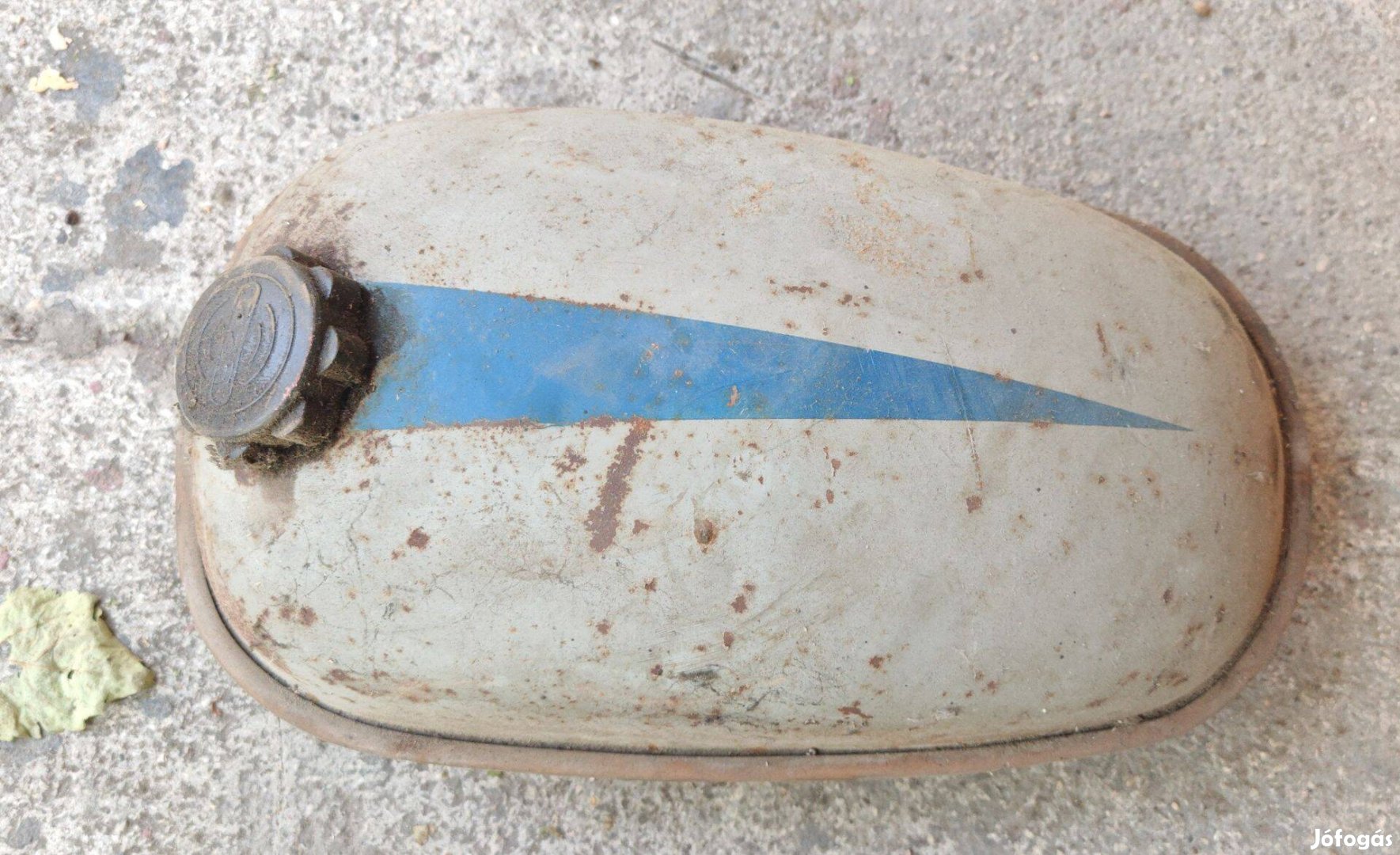 Komar tank eladó
