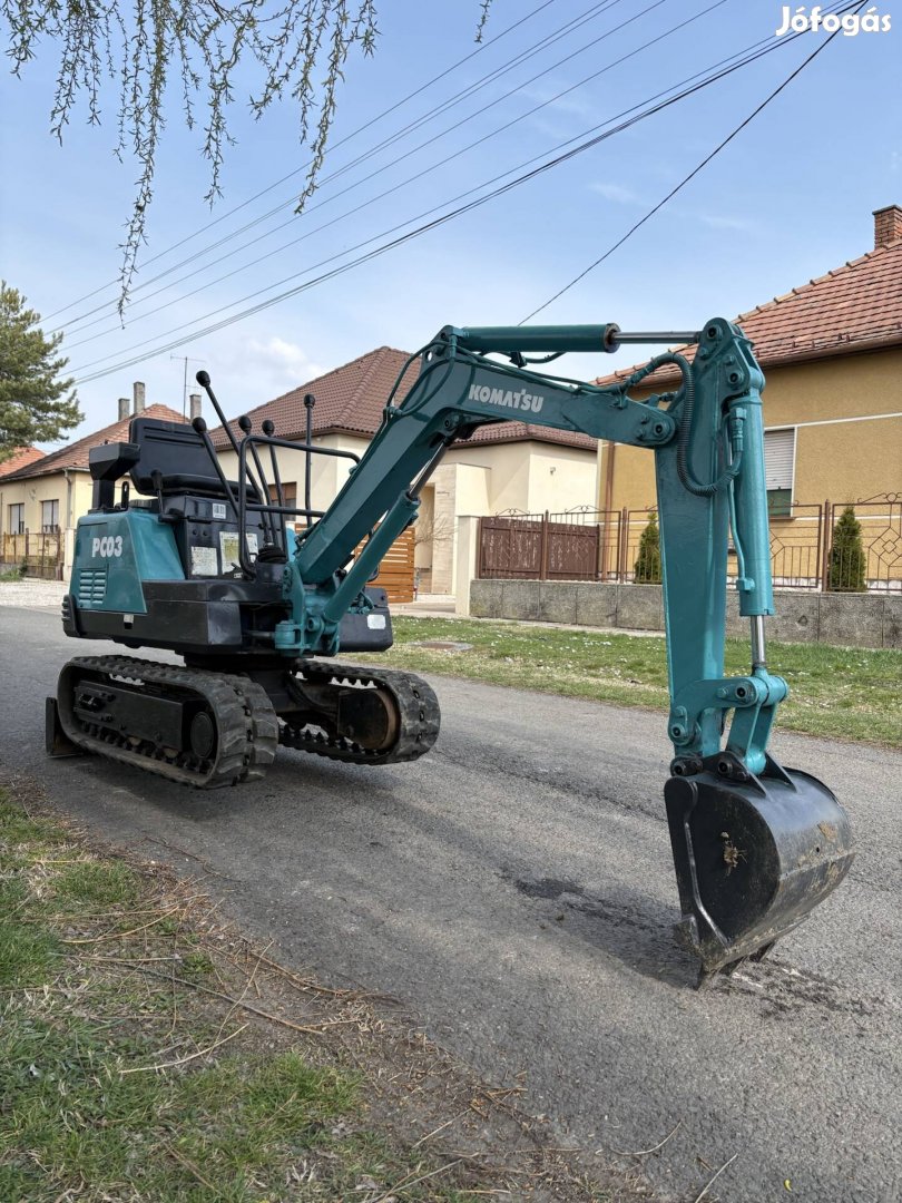 Komatsu Dízel markoló árokásó mini forgó kotró PC03