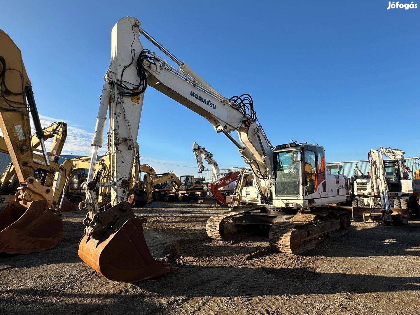 Komatsu PC240NLC-8 lánctalpas kotró