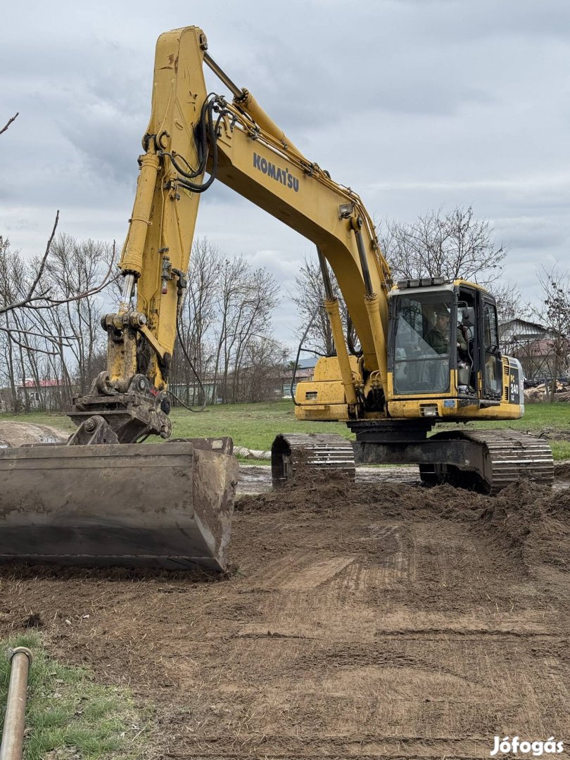 Komatsu PC240 LC-8