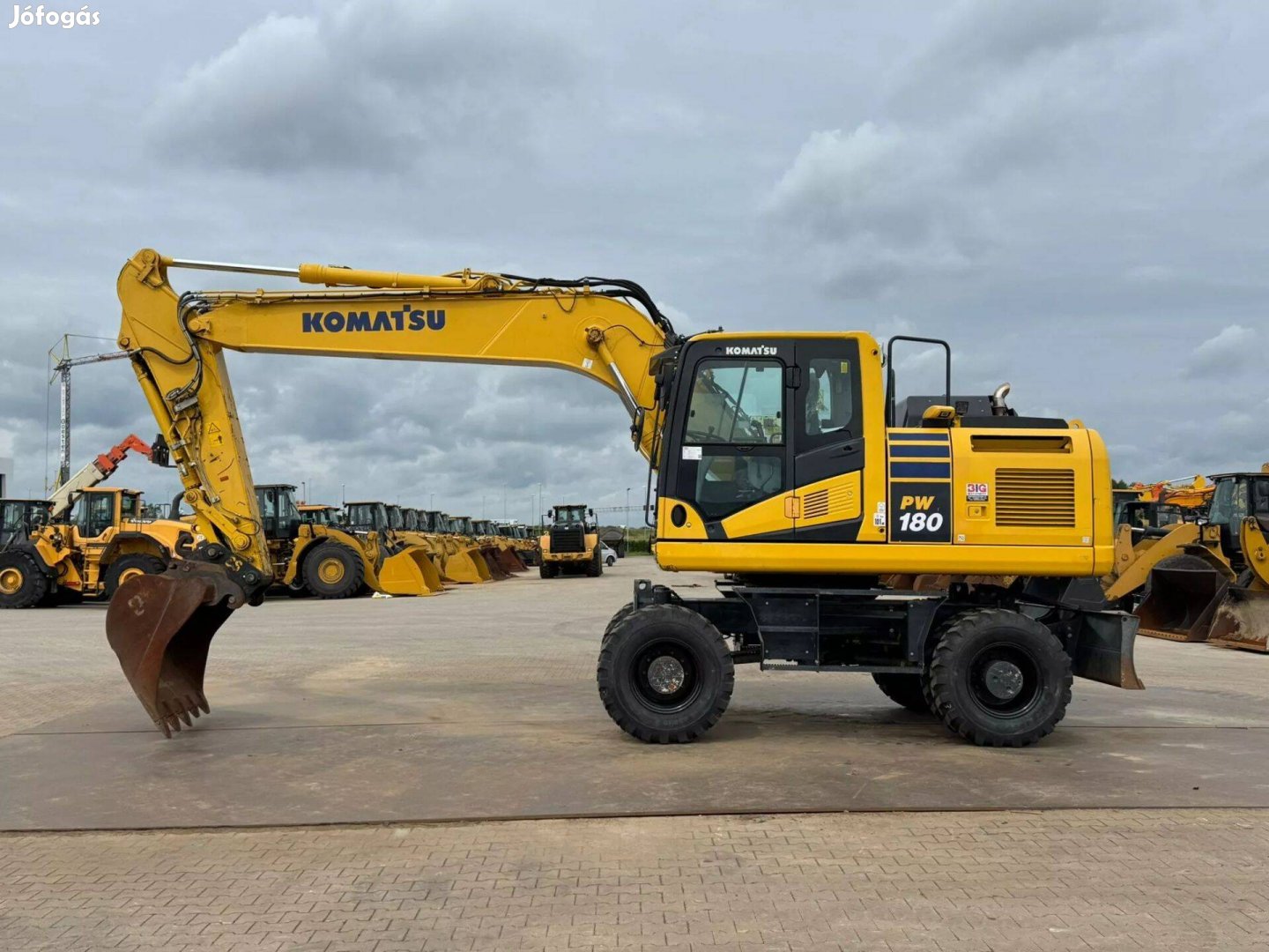 Komatsu PW180-11/ 2900 üó / Lízing 20%-tól