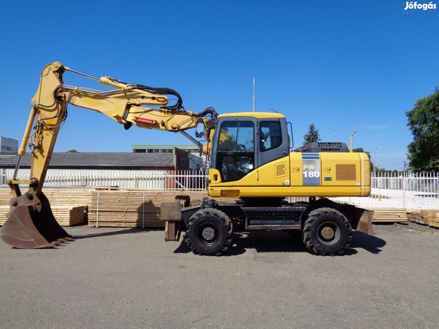 Komatsu PW180-7 forgókotró eladó