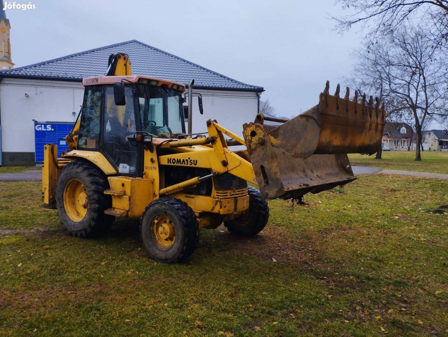 Komatsu WB97R Kombinált Gép