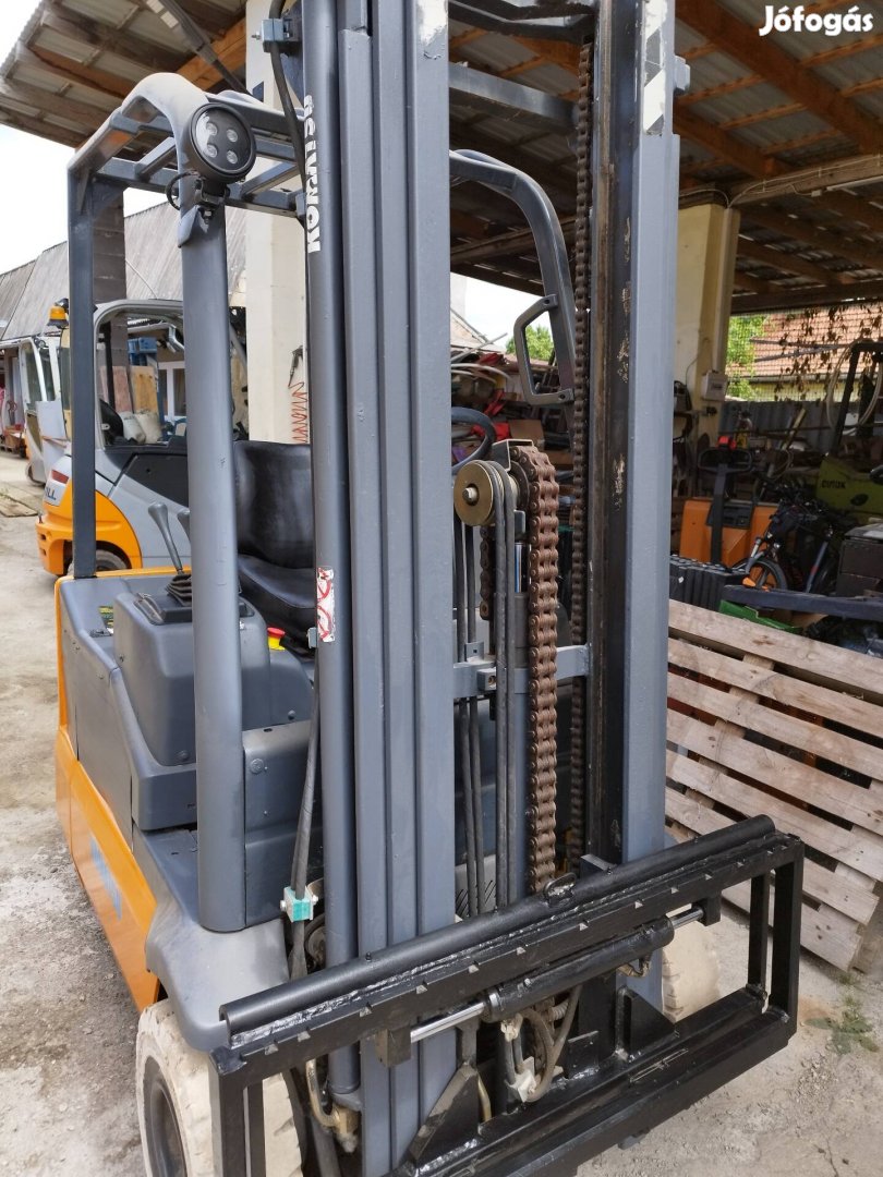 Komatsu elektromos targonca 