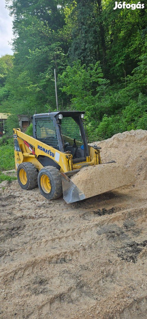 Komatsu sk815 munkagép