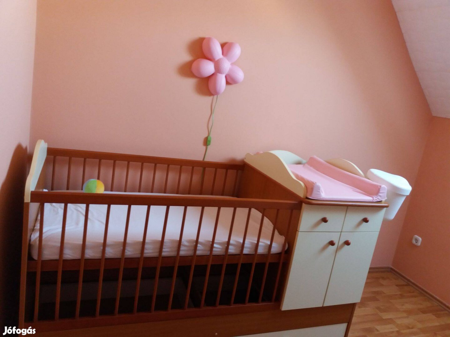 Kombi Babaágy Jó Állapotú, Matracokkal És Kiegészítőkkel