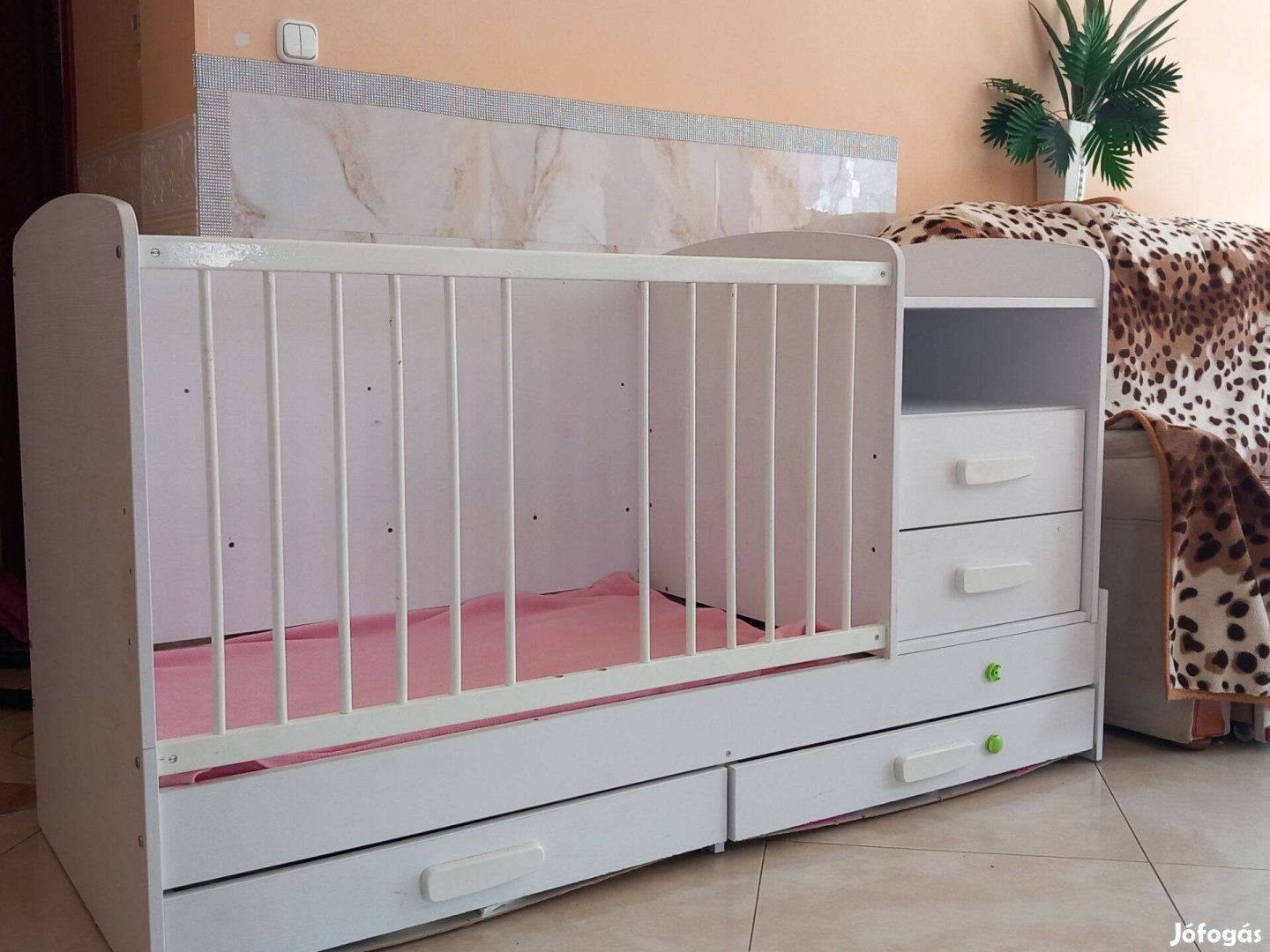 Kombi pelenkázós kiságy eladó