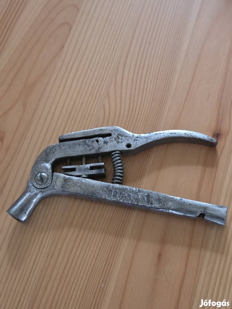 Kombinált kalauzkulcs, szakaszkulcs, jegylyukasztó