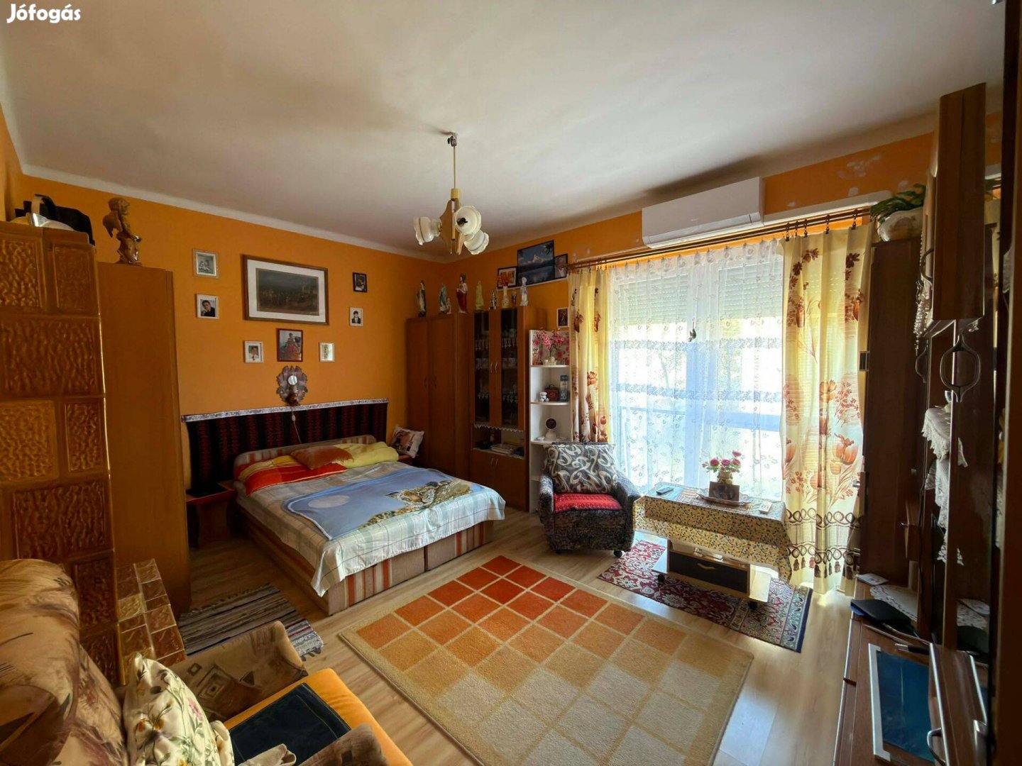 Komló-Vörösmarty Mihály utcában jó állapotú lakás eladó