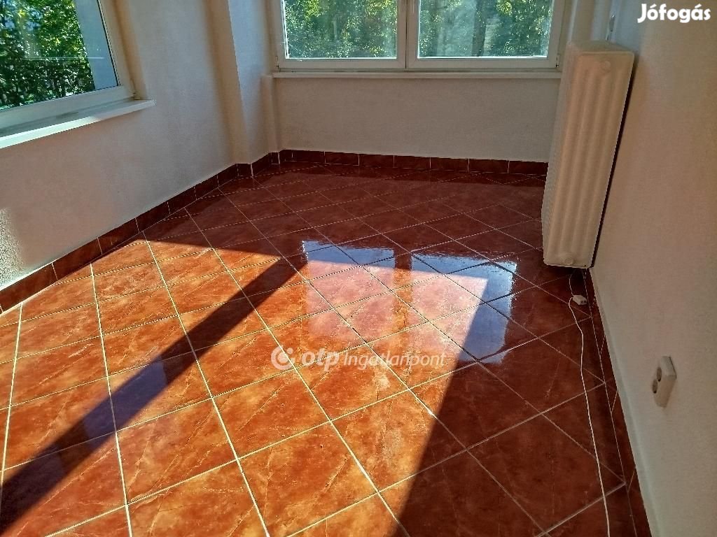 Komlói 120 nm-es ház eladó