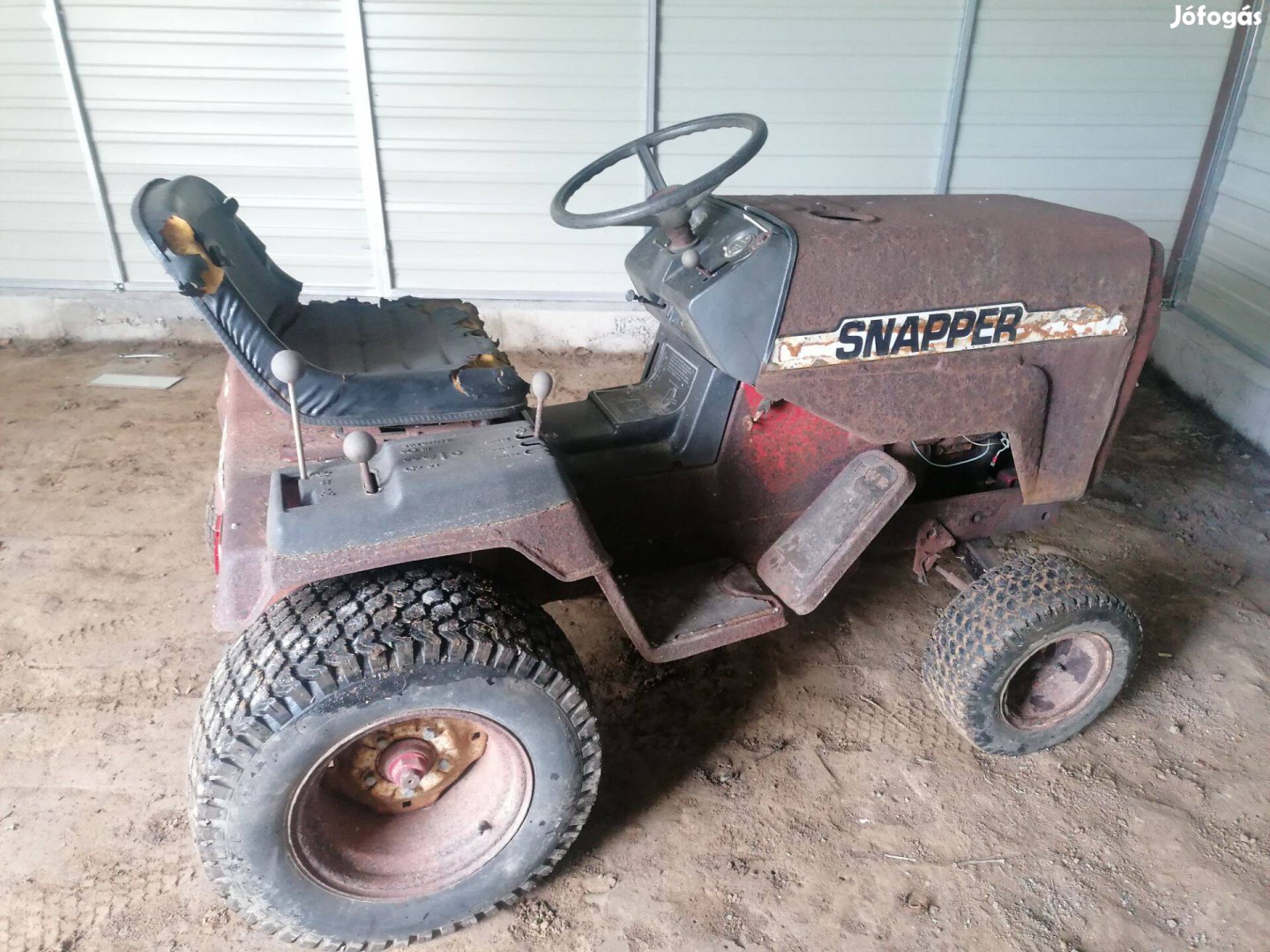 Kommunális kistraktor snapper 1650