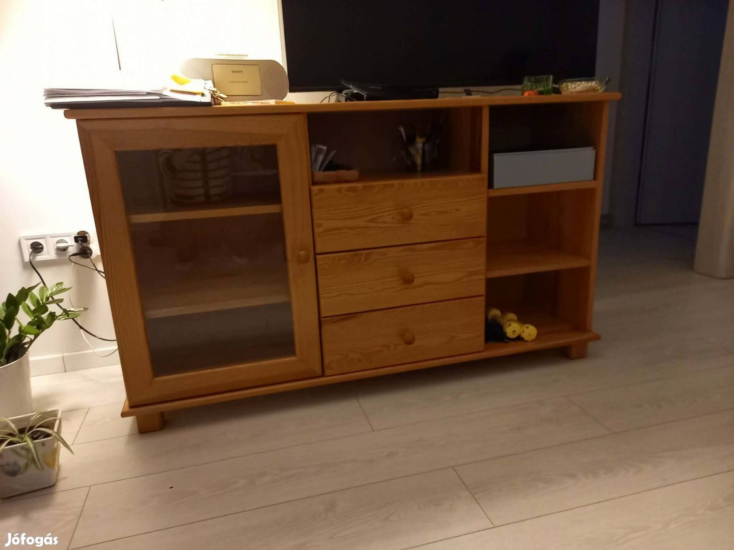 Komód, tömör fenyőfa