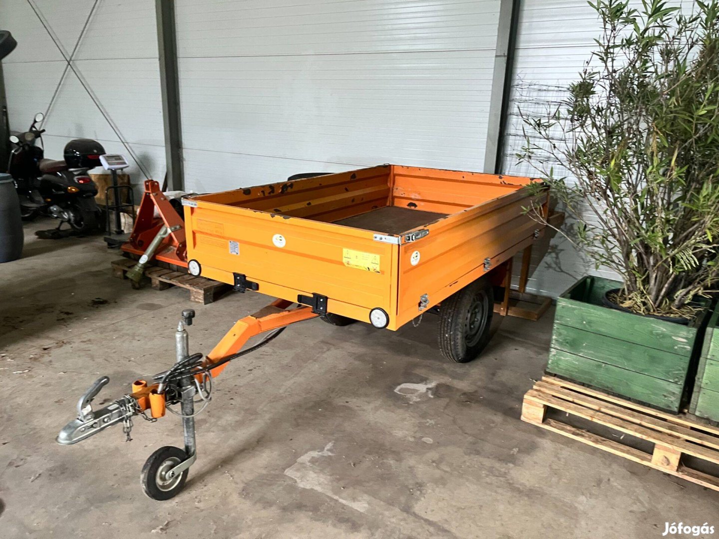 Komondor SPK-750 pótkocsi oldalfal-magasító készlettel