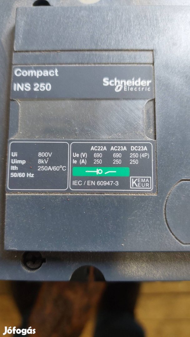 Kompakt terhelés átkapcsoló 3-pólus 250A tokozott INS250 Schneider