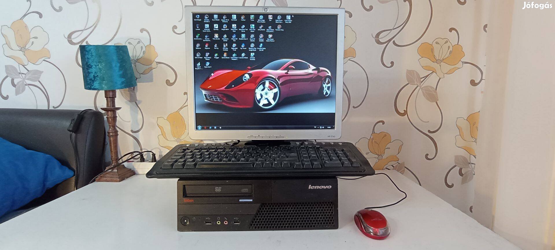 Komplett Lenovo számítógép monitorral, sok játékkal, olcsón eladó!