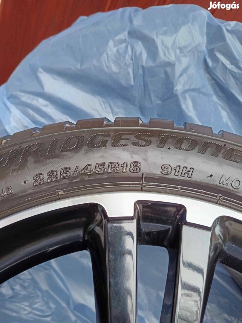 Komplett Téli kerékszett 225/45R18 hibátlan felnik