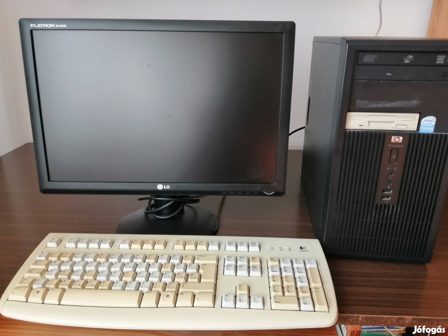 Komplett asztali számítógép, HP Laserjet 1100 nyomtatóval