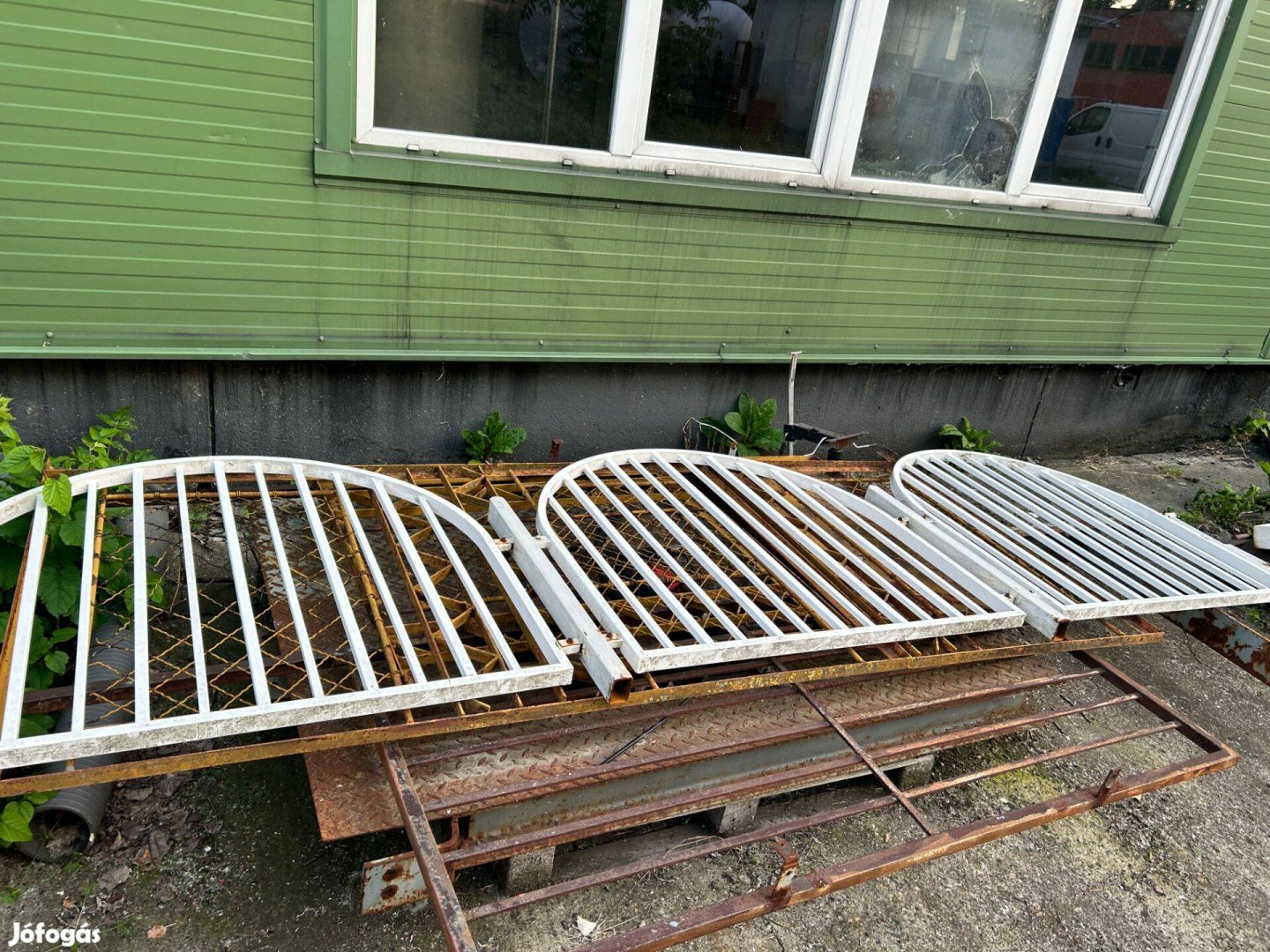 Komplett kerítés kis kapuval, nagy kapuval