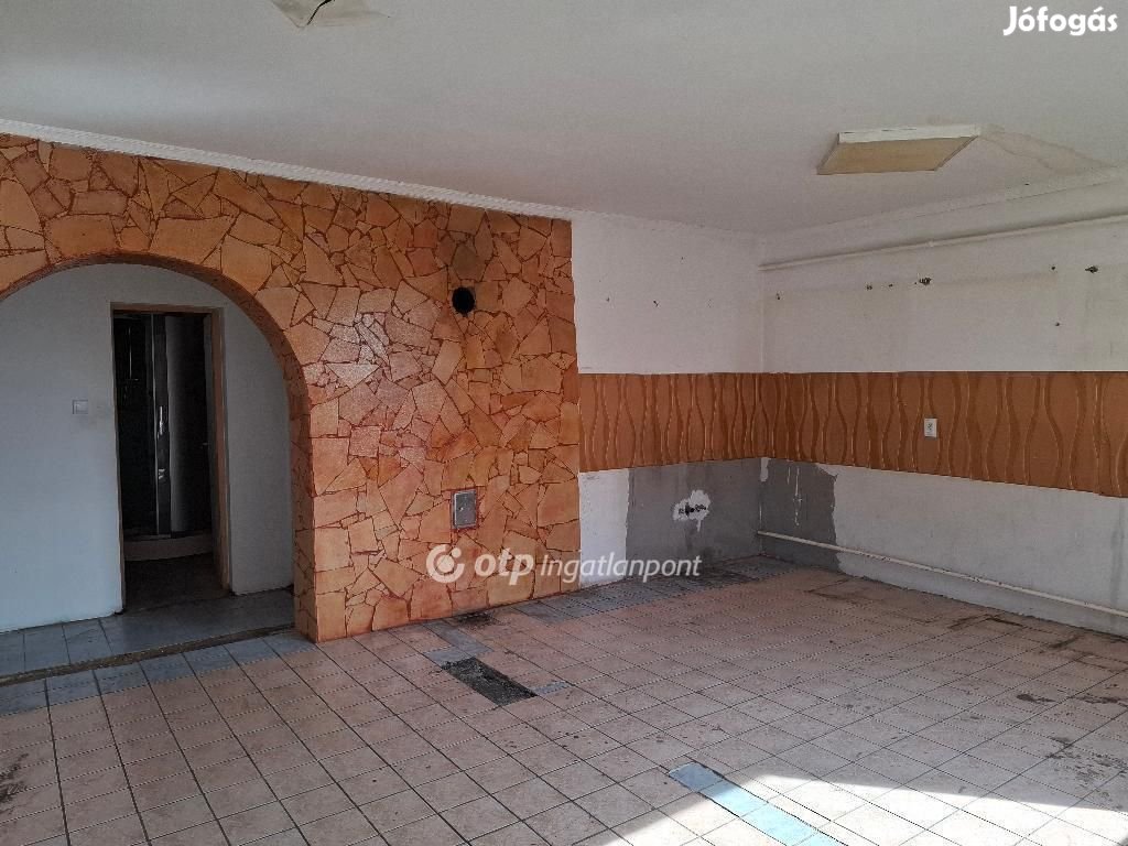 Kompolti eladó 88 nm-es ház