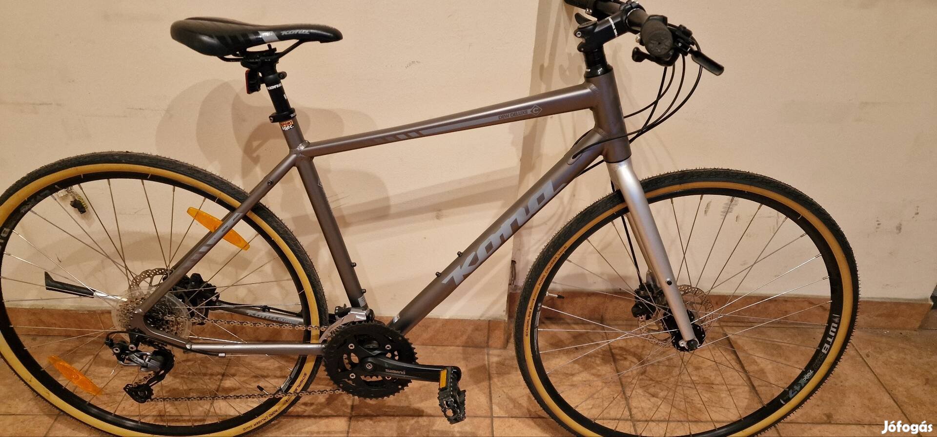 Kona Dew Deluxe 28"  Trekking fitnes kerékpár eladó