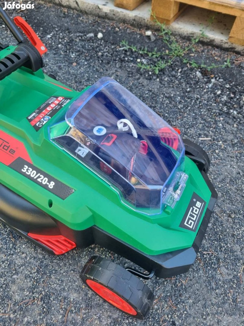Könnyen kezelhető akkus fűnyíró akkumulátorral 30L-es gyűjtőtartállyal