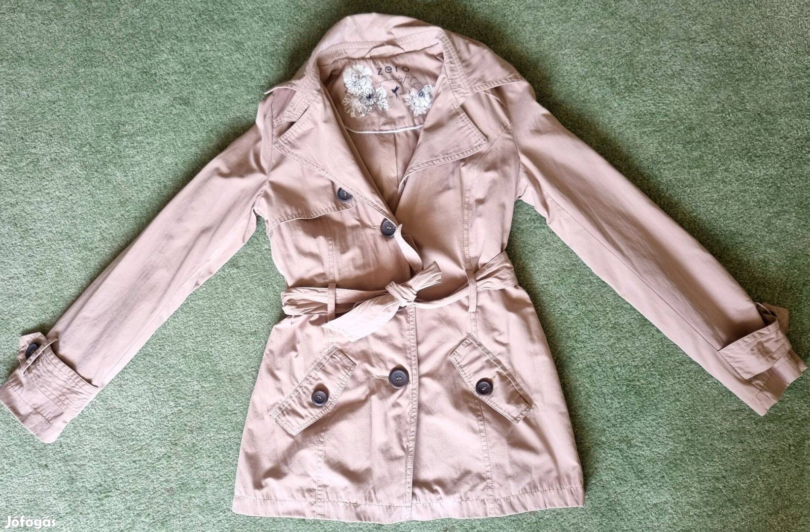 Könnyű, divatos, szép Zero átmeneti kabát parka 36-38as