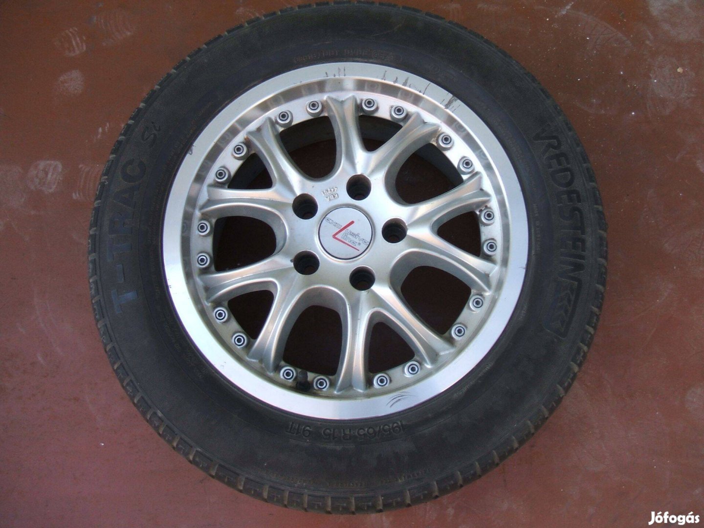 Könnyűfém kerék 1db Vredestein 195/65 R15 gumival