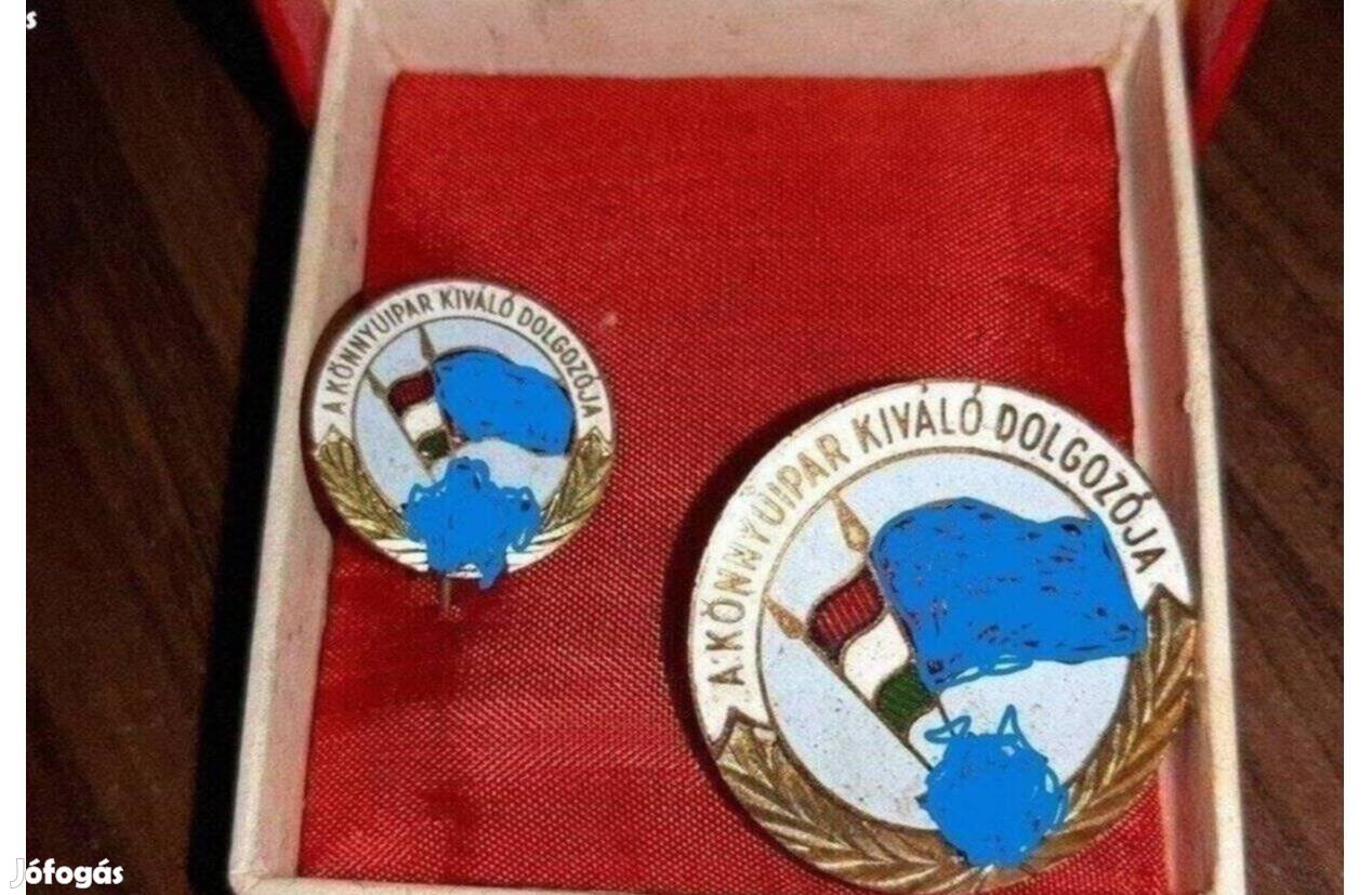 Könnyűipar Kiváló Dolgozója kitüntetés