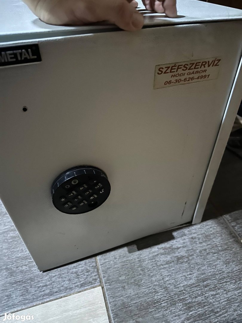 Konsmetal széf