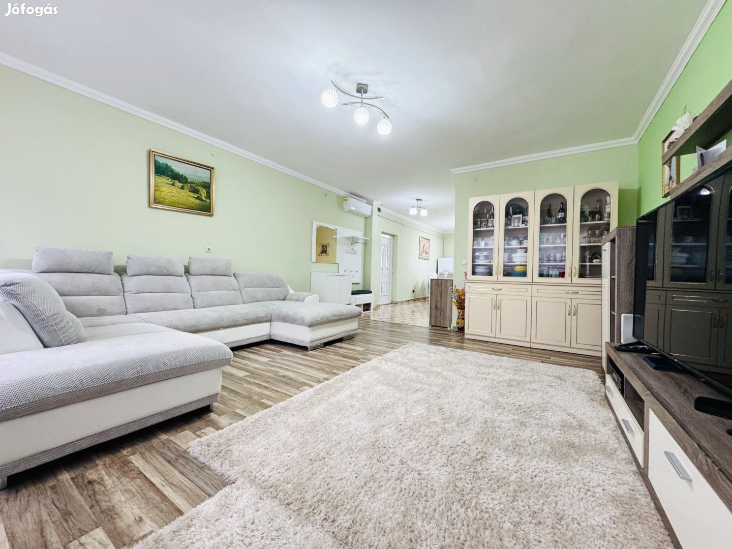 Köntöskertben eladó modernizált ikerház!