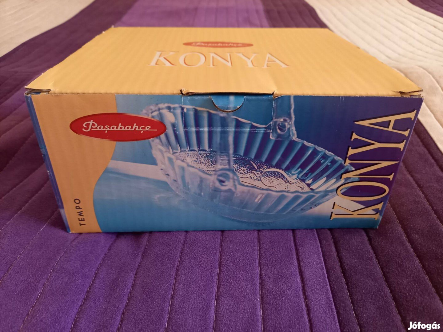 Konya, üveg cukorkás tál, kínáló,