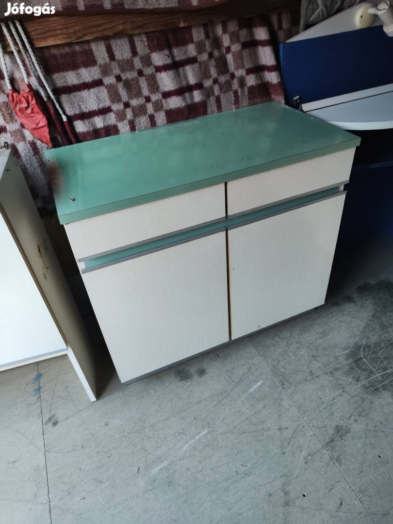 Konyha bútor konyha szekrény kredenc  eladó 