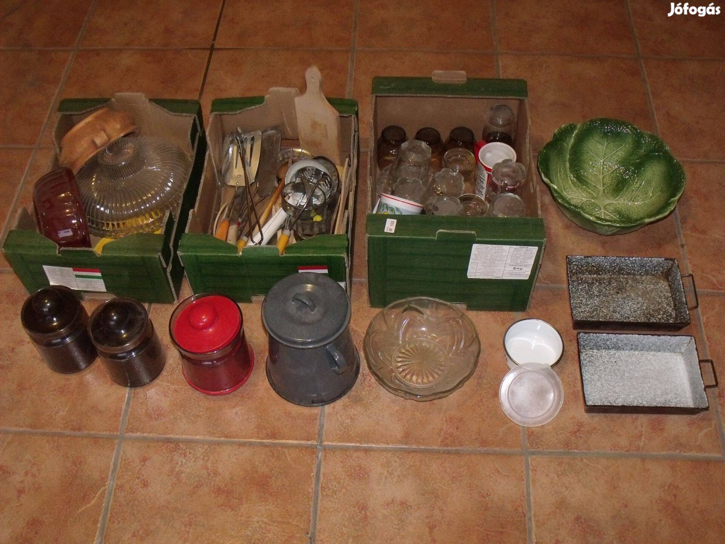 Konyhafelszerelés 62db-os készlet. Tálak, edények,poharak,ev