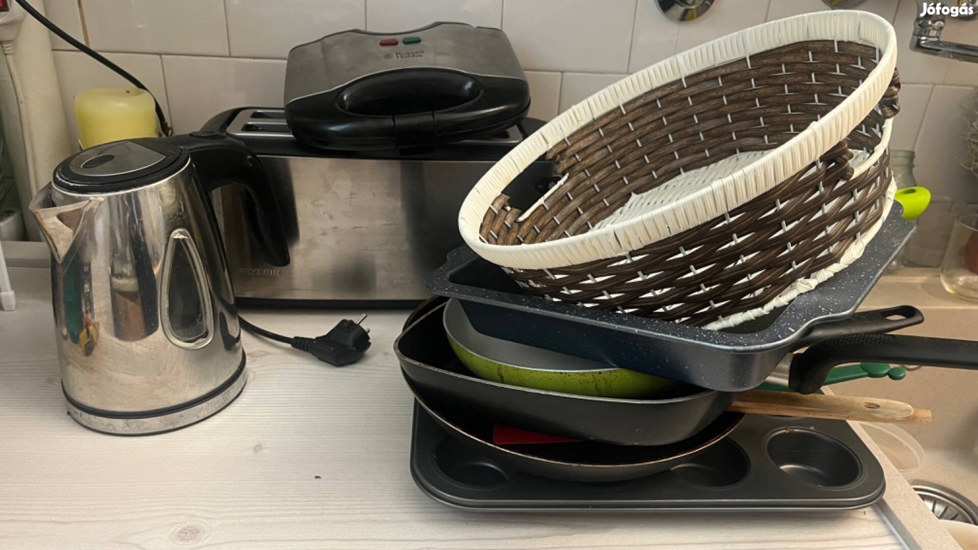 Konyhai eszközök (tefal, russel hobbs) kenyérpirító, serpenyő, muffin