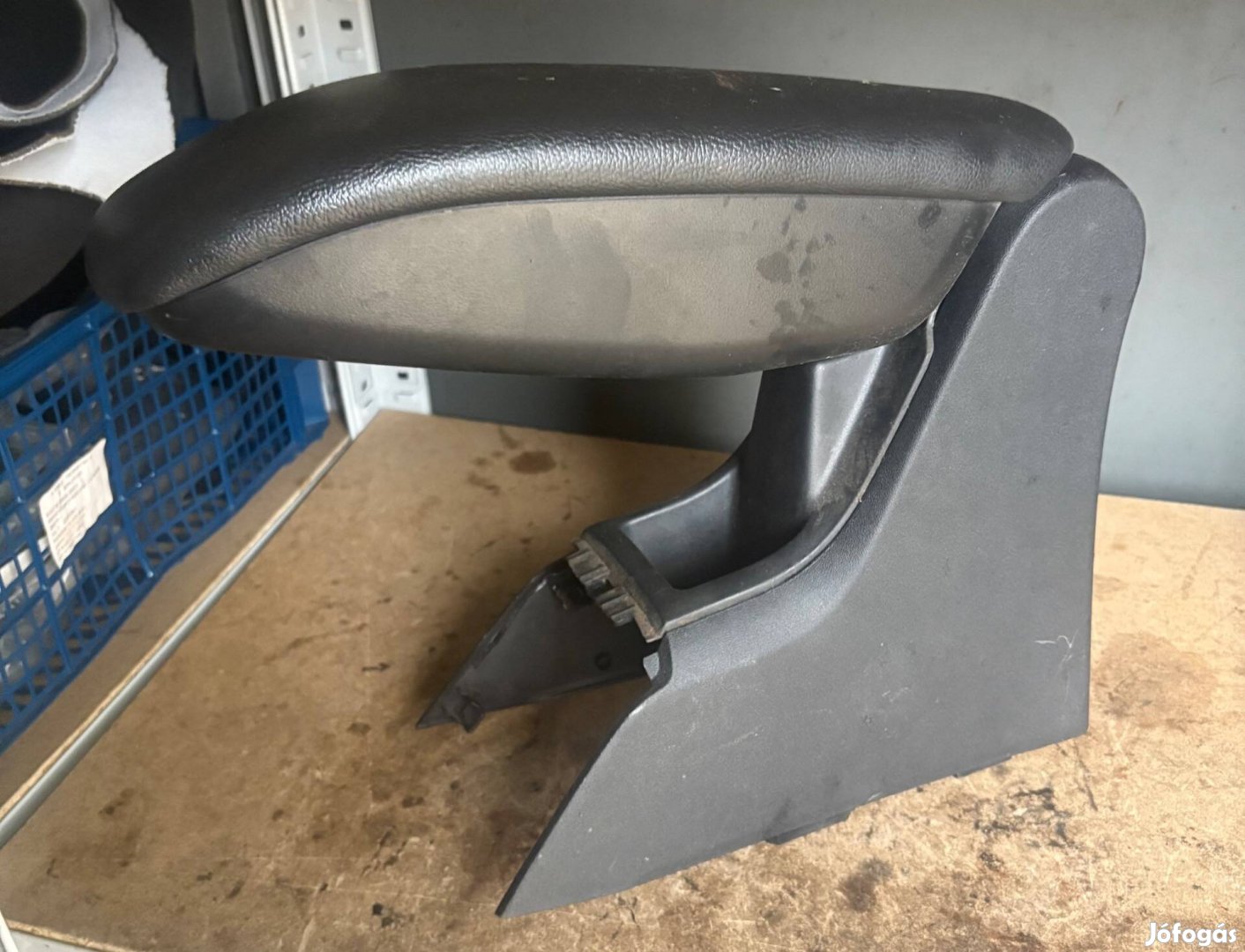 Könyöklő Peugeot 208 ban volt