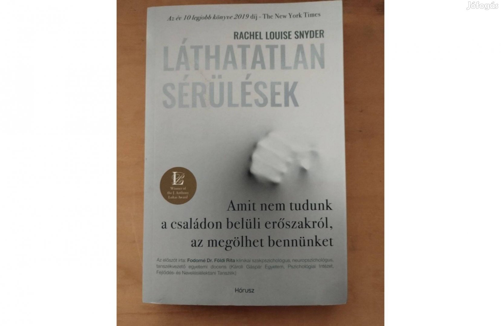 Könyv_Láthatatlan sérülések_Rachel Louise Snyder