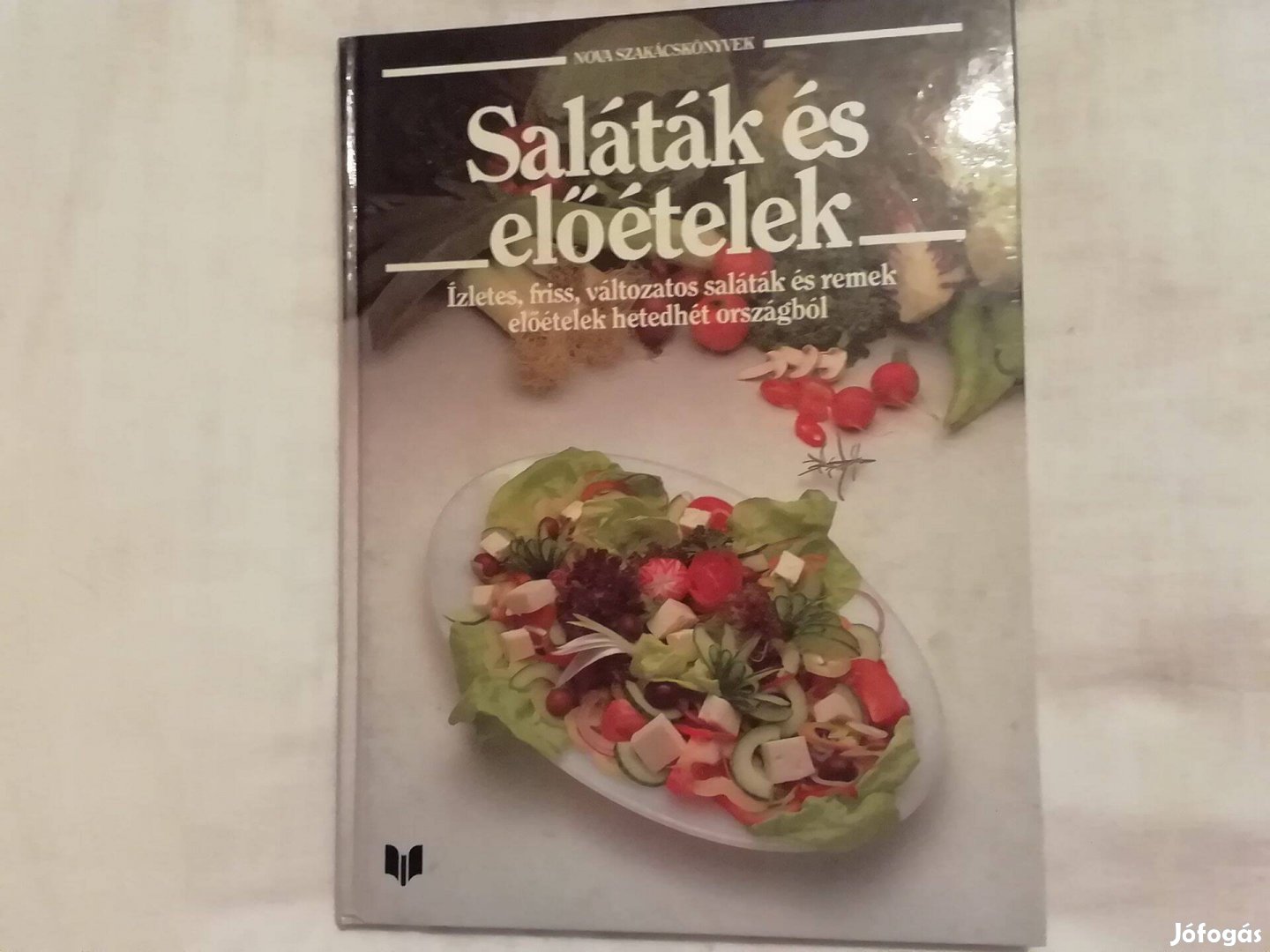 Könyv. Saláták és előételek