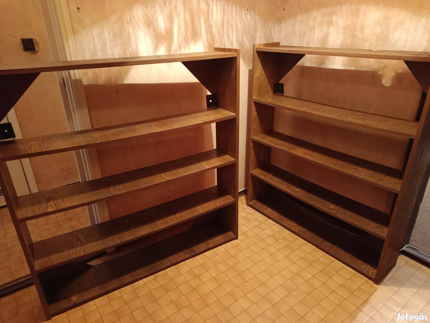 Könyvespolc, 2 darab ,falra szerelhető