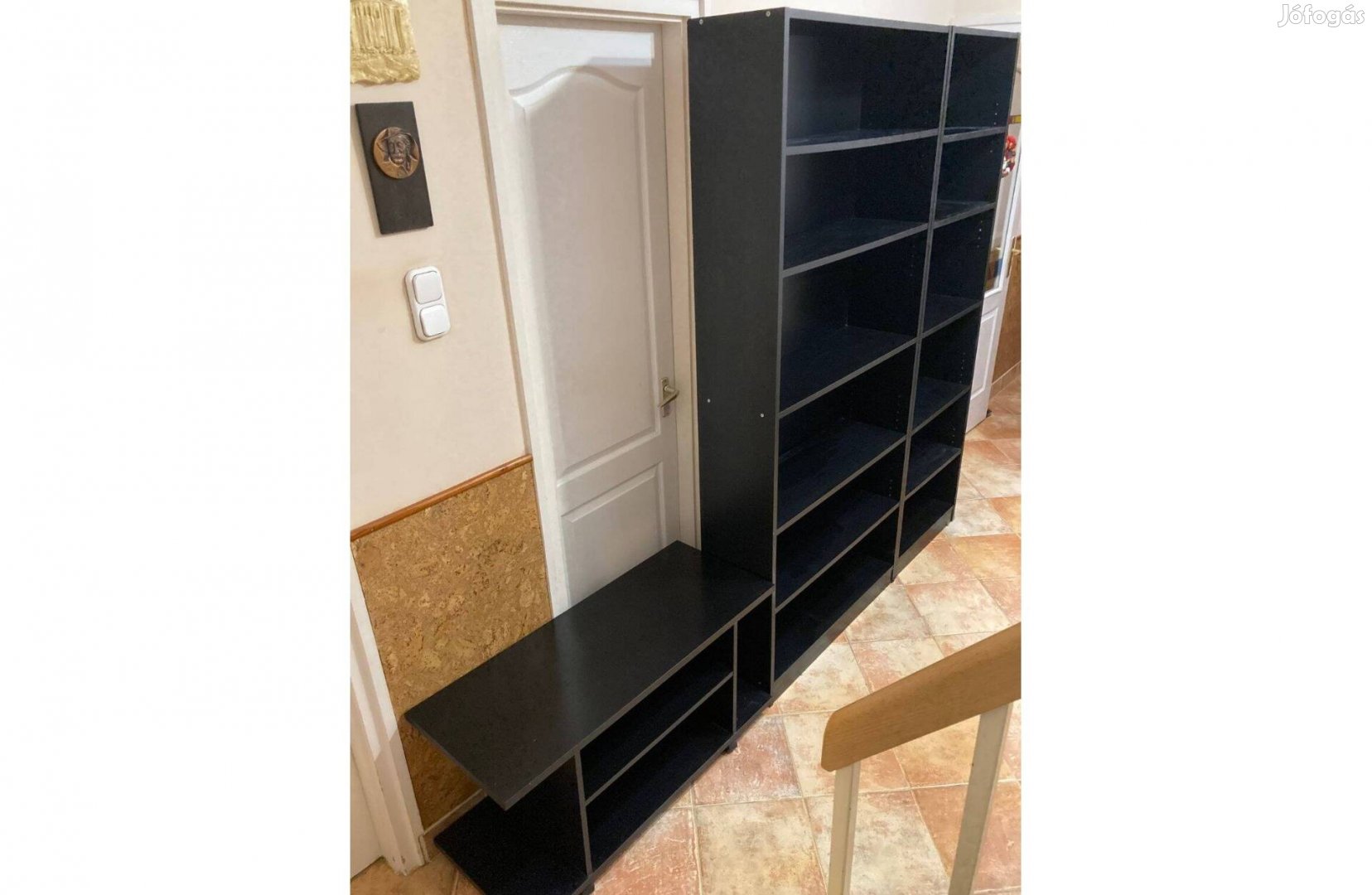 Könyvespolc és TV állvány eladó