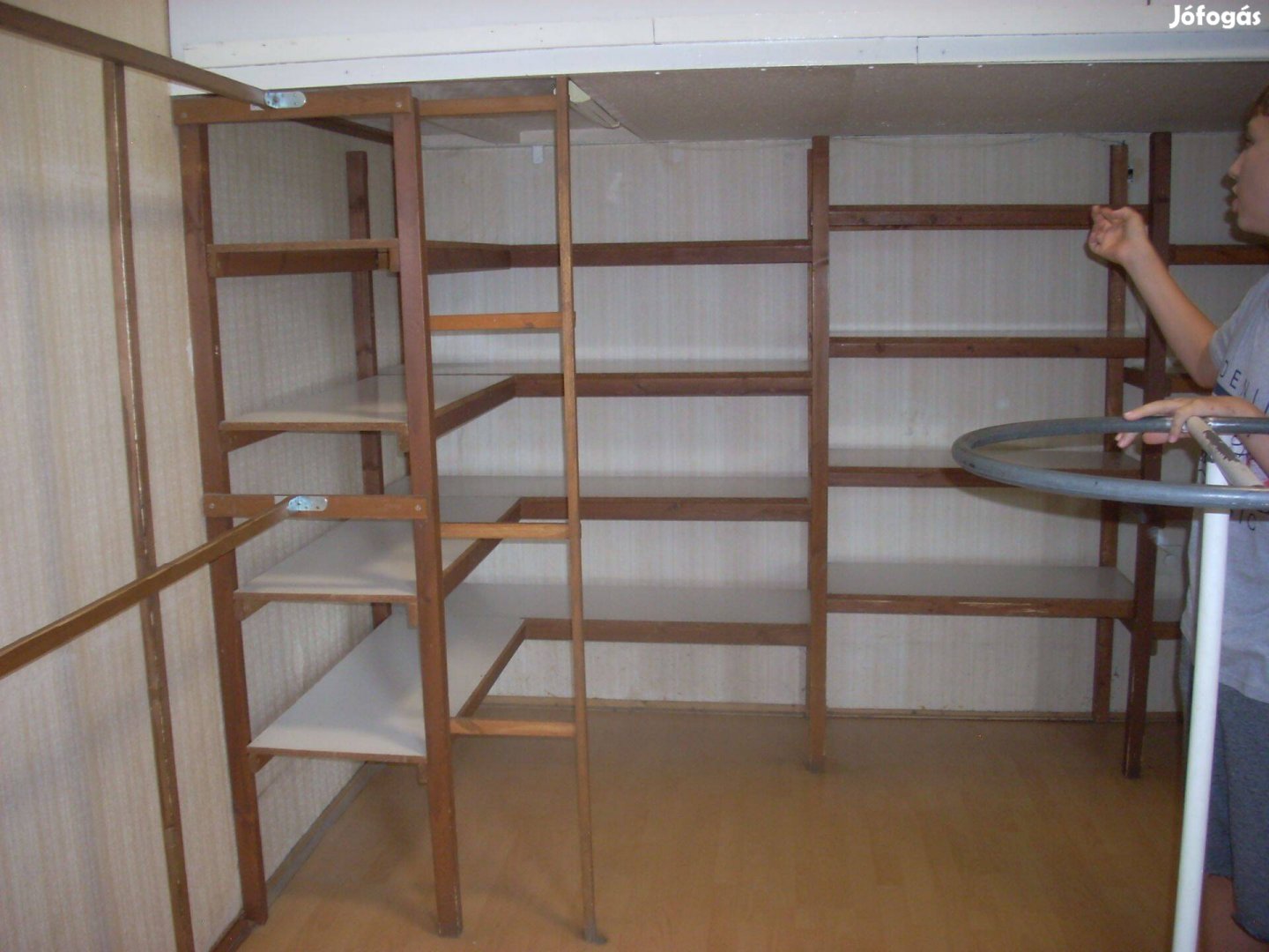 Könyvespolcok valódi fából 280 x 160