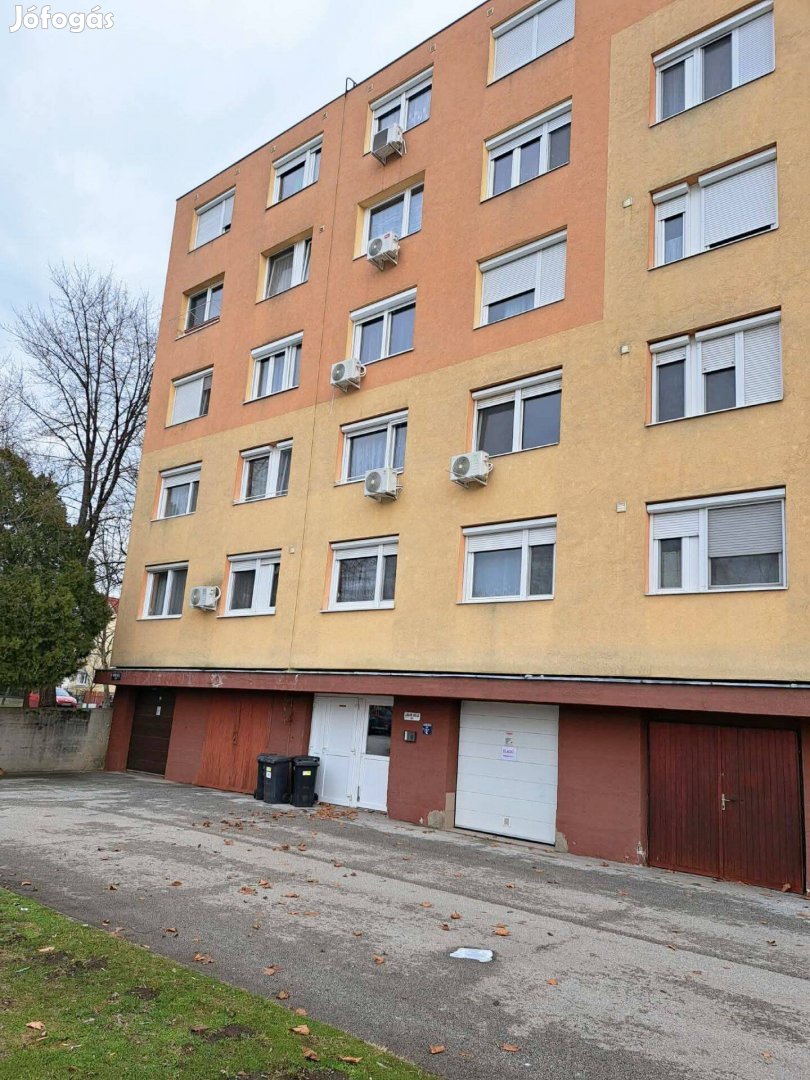 Korányi kertvárosban 4.emeleti lakás eladó