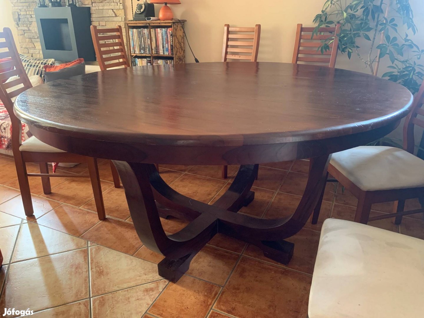 Körasztal, étkezőasztal fából 150 cm-es átmérővel