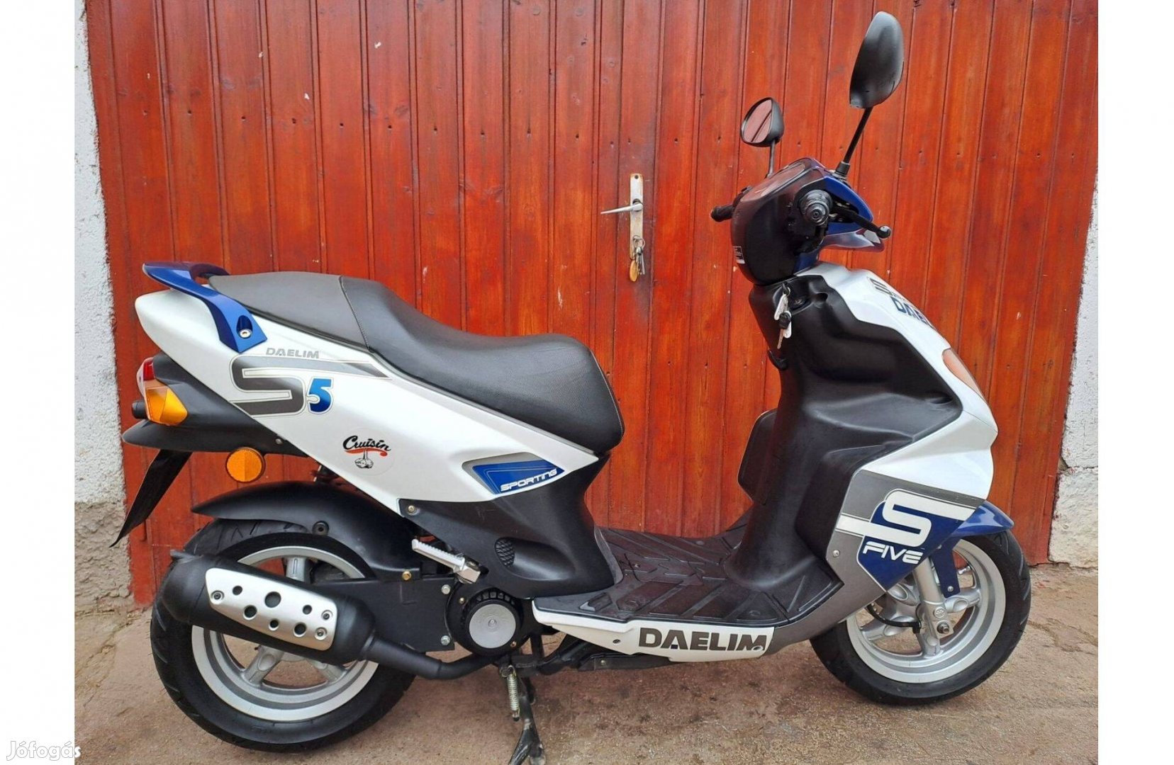 Koreai Daelim S-Five Sporting (8052km) blokkja léghűtéses 50cm3 -es