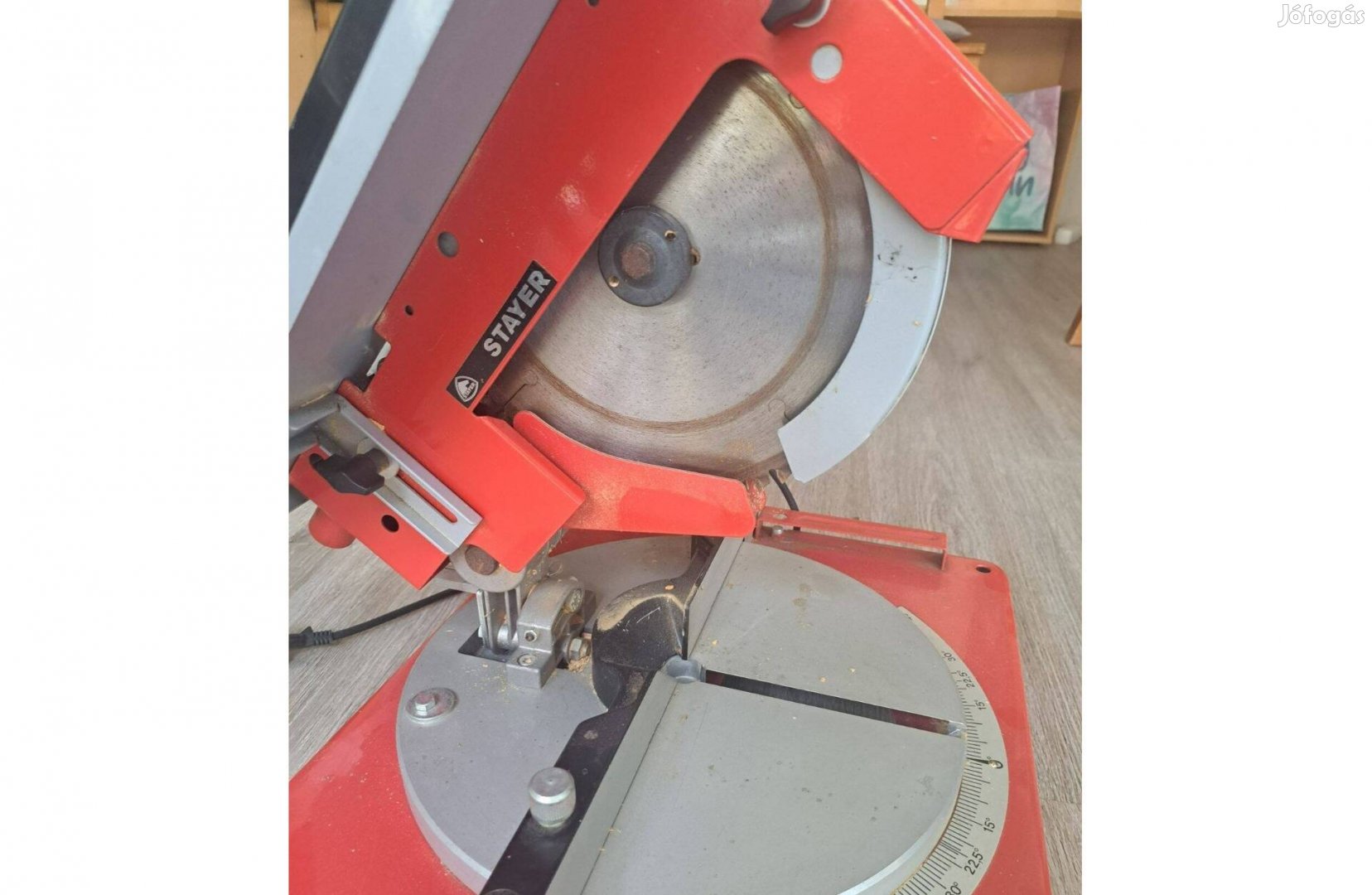 Körfűrész , gérvágó fűrész nem( makita . bosch)
