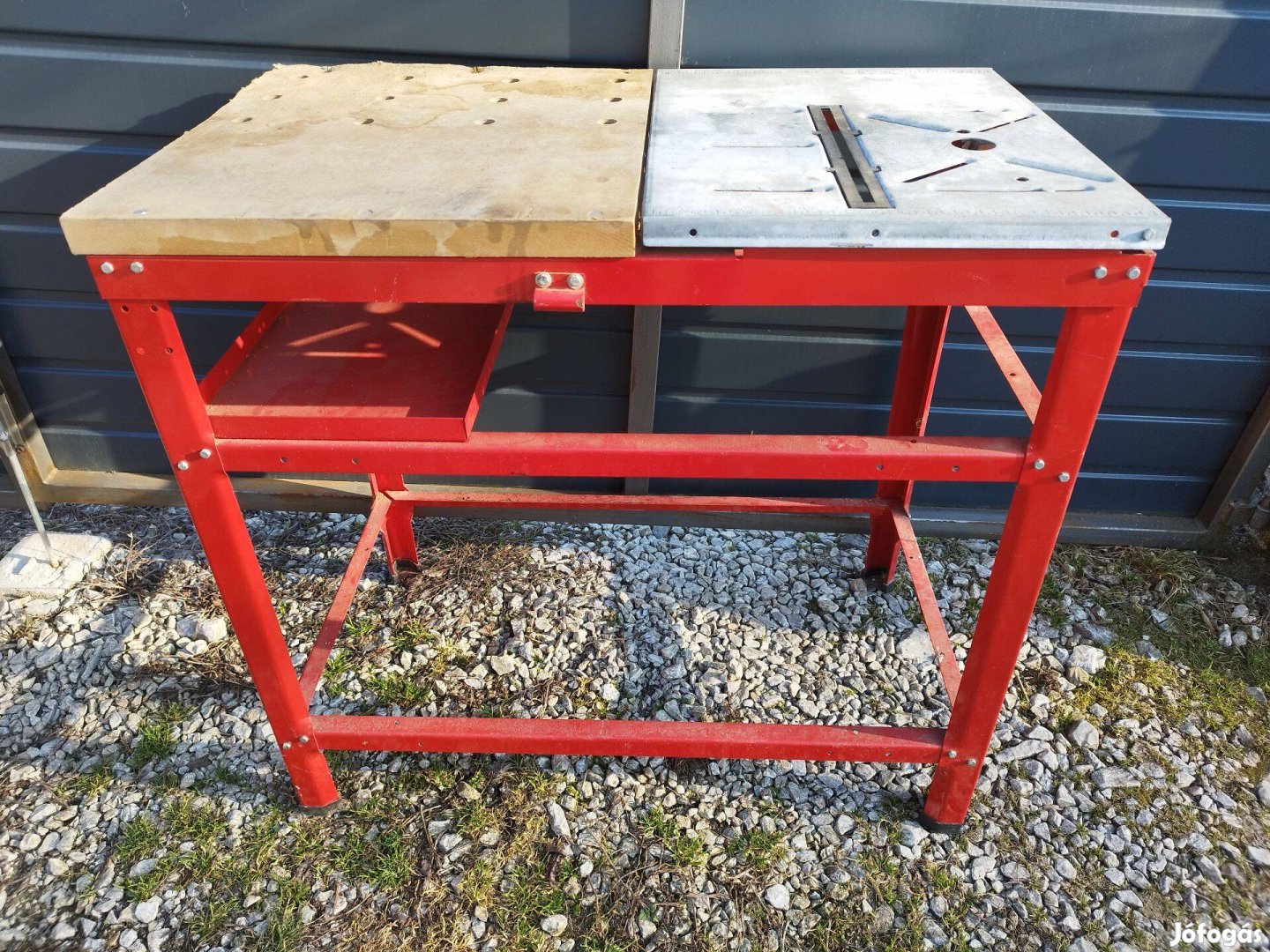 Körfűrész asztal, munkapad
