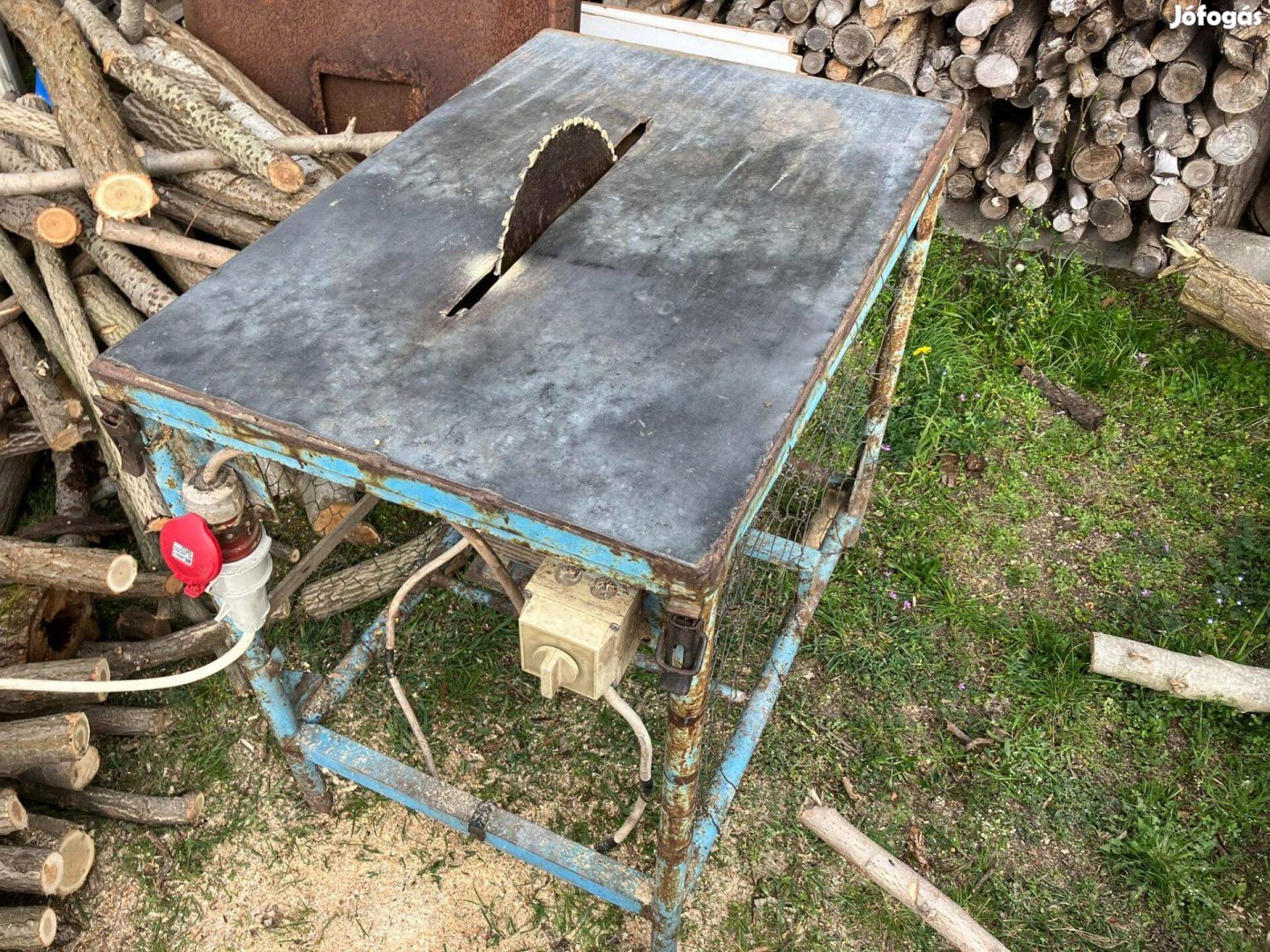 Körfűrész működőképes kipróbálható állapotban eladó Győrben. 45000 Ft